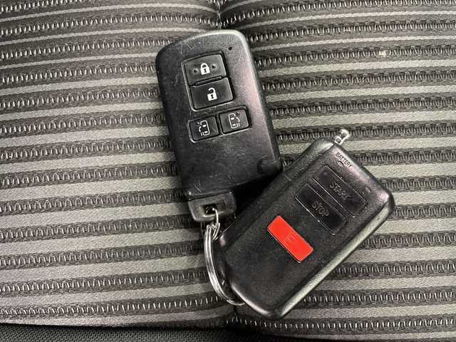 トヨタ ヴォクシー ZS 煌 道央・札幌 2017(平29)年 9万km ブラック ・4WD　　/   寒冷地仕様/・トヨタセーフティーセンス/・プリクラッシュセーフティ/・純正10インチSDナビ/・BT/DVD/CD/SD/フルセグ/・バックカメラ/・両側パワースライドドア/・クルーズコントロール/・LEDオートライト/・オートマチックハイビーム/・フォグランプ/・スマートキー/・純正エンジンスターター/・純正ドライブレコーダー/・ETC