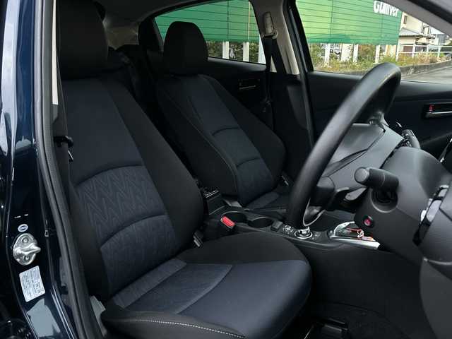 マツダ デミオ XD 茨城県 2015(平27)年 7万km ディープクリスタルブルーマイカ 純正SDナビ/Bluetooth/フルセグTV/バックカメラ/アイドリングストップ/クルーズコントロール/ETC/USB入力端子/横滑り防止装置/衝突軽減システム/オートライト/LEDヘッドライト/コーナーセンサー/純正15インチアルミホイール/純正フロアマット/スマートキー