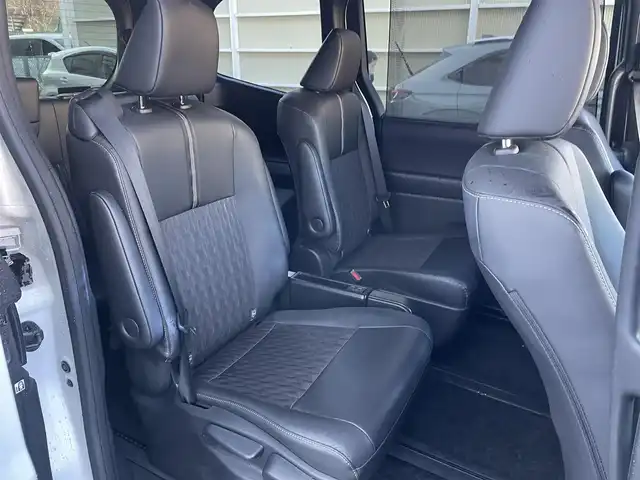 トヨタ ノア ハイブリッド S－Z 東京都 2024(令6)年 2.2万km ホワイトパールクリスタルシャイン 純正ナビ　/Ｂｌｕｅｔｏｏｔｈ　/ＣＤ　/ＤＶＤ　/フルセグＴＶ　/ＵＳＢ　/バックカメラ　/モデリスタフルエアロ　/フリップダウンモニター　/追従型クルーズコントロールシステム　/ＥＴＣ２．０　　/純正アルミホイール/ABS/横滑り防止装置/コーナーセンサー/レーンアシスト/とう純正ナビ　/Ｂｌｕｅｔｏｏｔｈ　/ＣＤ　/ＤＶＤ　/フルセグＴＶ　/ＵＳＢ　/バックカメラ　/モデリスタフルエアロ　/フリップダウンモニター　/追従型クルーズコントロールシステム　/ＥＴＣ２．０　　/純正アルミホイール/ABS/横滑り防止装置/コーナーセンサー/レーンアシスト