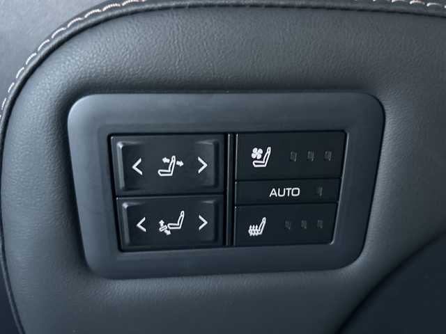 トヨタ アルファード Z 大阪府 2024(令6)年 0.6万km ブラック ワンオーナー/純正ナビ（フルセグTV/Bluetooth/AM・FM）/全周囲カメラ/純正フリップダウンモニター/左右独立ムーンルーフ/HDMI/オットマン/ステアリングヒーター/シートヒーター/エアーシート/両側パワースライドドア/快適温熱シート/ベンチレーションシート/ブレーキホールドボタン電子パーキング/パワーバックドア/3眼LEDヘッドランプ/LEDシーケンシャルターンランプ/ロードサインアシスト/発進遅れ告知機能/ETC2.0