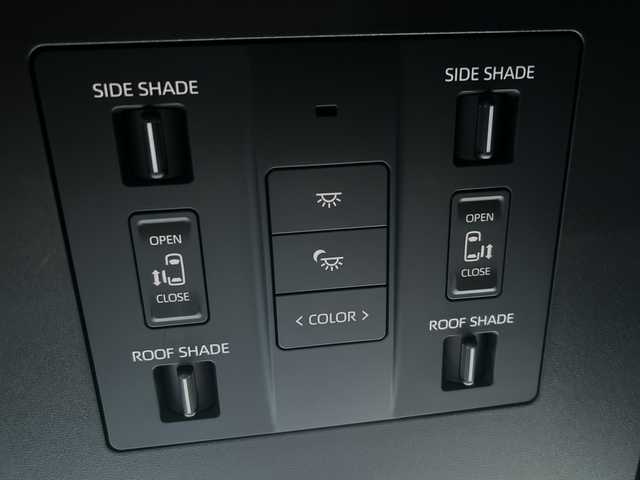 トヨタ アルファード Z 大阪府 2024(令6)年 0.6万km ブラック ワンオーナー/純正ナビ（フルセグTV/Bluetooth/AM・FM）/全周囲カメラ/純正フリップダウンモニター/左右独立ムーンルーフ/HDMI/オットマン/ステアリングヒーター/シートヒーター/エアーシート/両側パワースライドドア/快適温熱シート/ベンチレーションシート/ブレーキホールドボタン電子パーキング/パワーバックドア/3眼LEDヘッドランプ/LEDシーケンシャルターンランプ/ロードサインアシスト/発進遅れ告知機能/ETC2.0