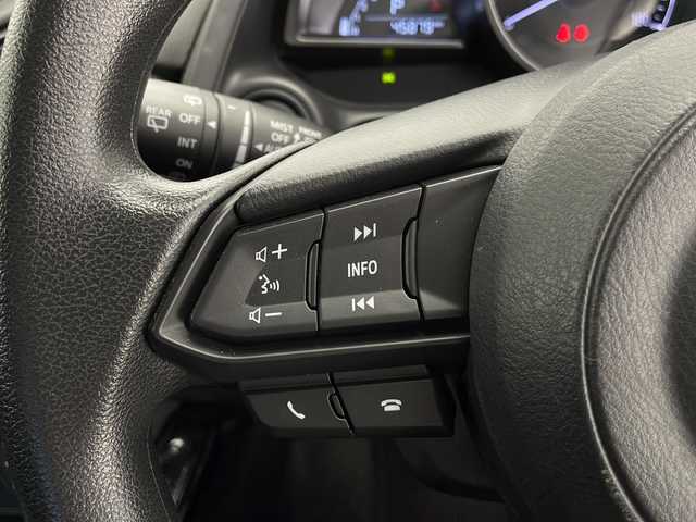 マツダ デミオ 15S 長野県 2018(平30)年 4.6万km スノーフレイクホワイトパールマイカ 純正ナビ（フルセグ/DVD/CD/BT）/スマートシティブレーキサポート/ブラインドスポットモニタリング (BSM)/レーンキープアシスト (LAS)/バックソナー/スペアーキー/ハロゲンヘッドライト/オートライト/アイドリングストップ/電動格納ドアミラー/プッシュスタート/フロアマット/ドアバイザー/冬タイヤ積込み/車両取扱説明書