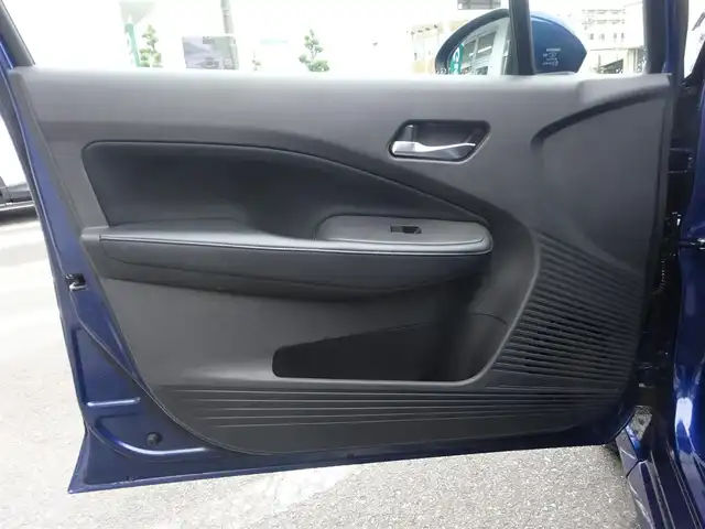 日産 ノート X 静岡県 2022(令4)年 2.3万km オーロラフレアブルーパール ワンオーナー　禁煙車/純正SDナビ/CD/DVD/BT/SD/フルセグTV/バックカメラ/ETC/ナビ連動型前後ドライブレコーダー/全方位運転支援システム/インテリジェントオートライト/LEDヘッドライト/プッシュスタートボタン/スマートキー×2個/純正フロアマット/ドアバイザー