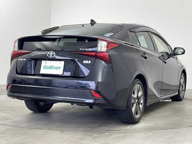 トヨタ プリウス Sツーリングセレクション 兵庫県 2019(令1)年 3.8万km アティチュードブラックマイカ ・純正ナビ/Bluetooth/CD/DVD/TV/・バックカメラ/・ビルドインETC/・トヨタセーフティセンス/・プリクラッシュセーフティ/・レーンキープアシスト/・盗難防止装置/・クリアランスソナー/・レーダークルーズコントロール/・前後コーナーセンサー/・前方ドライブレコーダー/・純正17インチアルミホイール/・純正フロアマット/・カーテンエアバッグ/・LEDオートライト/・オートマチックハイビーム/・レザーシート/・前席シートヒーター/・バックカメラ