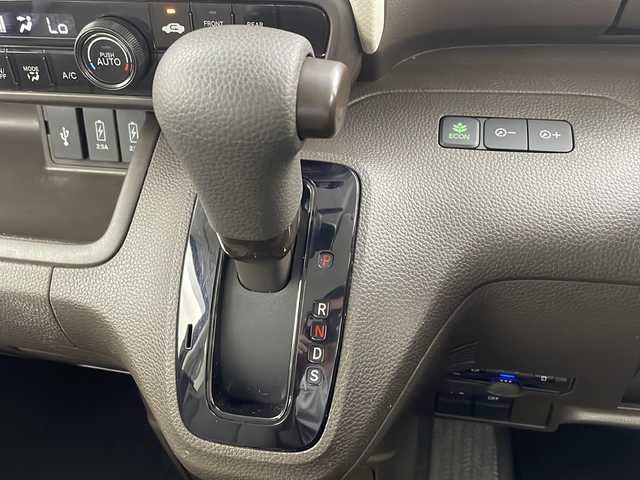 ホンダ Ｎ ＢＯＸ L 栃木県 2020(令2)年 6.5万km ブリティッシュグリーンP 純正8インチナビ/Bluetooth/フルセグTV/CD/DVD/SD/USB/ホンダセンシング/衝突被害軽減ブレーキ/レーダークルーズコントロール/誤発進抑制/車線維持支援/オートハイビーム/クリアランスソナー/バックカメラ/左側パワースライドドア/シートヒーター/LEDヘッドライト/フォグランプ/ビルトインETC/純正前後ドライブレコーダー/純正フロアマット/USB入力端子/純正14インチアルミホイール/サイド+カーテンエアバッグ/スマートキー×2本/保証書、取扱説明書付属