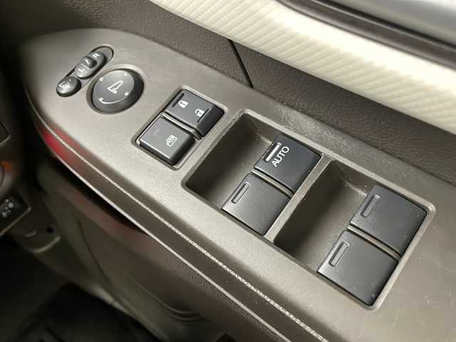 ホンダ Ｎ ＢＯＸ L 栃木県 2020(令2)年 6.5万km ブリティッシュグリーンP 純正8インチナビ/Bluetooth/フルセグTV/CD/DVD/SD/USB/ホンダセンシング/衝突被害軽減ブレーキ/レーダークルーズコントロール/誤発進抑制/車線維持支援/オートハイビーム/クリアランスソナー/バックカメラ/左側パワースライドドア/シートヒーター/LEDヘッドライト/フォグランプ/ビルトインETC/純正前後ドライブレコーダー/純正フロアマット/USB入力端子/純正14インチアルミホイール/サイド+カーテンエアバッグ/スマートキー×2本/保証書、取扱説明書付属