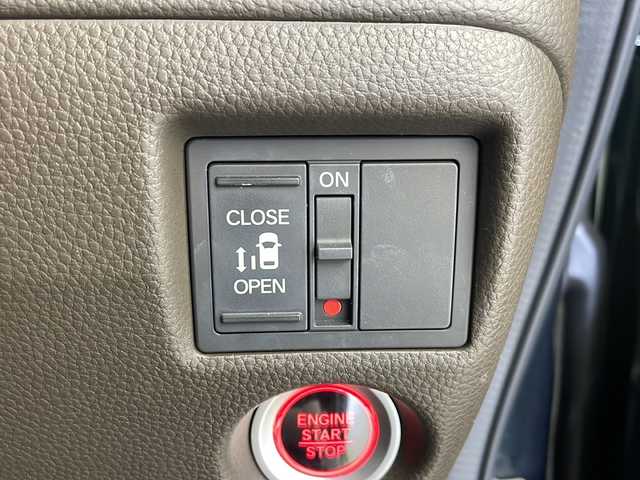 ホンダ Ｎ ＢＯＸ L 栃木県 2020(令2)年 6.5万km ブリティッシュグリーンP 純正8インチナビ/Bluetooth/フルセグTV/CD/DVD/SD/USB/ホンダセンシング/衝突被害軽減ブレーキ/レーダークルーズコントロール/誤発進抑制/車線維持支援/オートハイビーム/クリアランスソナー/バックカメラ/左側パワースライドドア/シートヒーター/LEDヘッドライト/フォグランプ/ビルトインETC/純正前後ドライブレコーダー/純正フロアマット/USB入力端子/純正14インチアルミホイール/サイド+カーテンエアバッグ/スマートキー×2本/保証書、取扱説明書付属