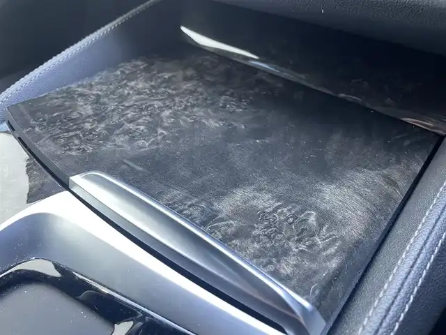 ＢＭＷ ５２３ｄ Mスポーツ 東京都 2017(平29)年 7.2万km アルピンホワイトⅢ 純正ＨＤＤナビ、フルセグＴＶ/ドライビングアシストプラス/・アクティブクルーズコントロール/・ステアリング/レーンコントロールアシスト/・レーンディバーチャーウォーニング/・レーンチェンジウォーニング/・アクティブサイドコリジョンプロテクション/・前車接近警告機能/・衝突回避/被害軽減ブレーキ/・後車衝突警告機能/・クロストラフィックウォーニング/パーキングアシストプラス/全方位カメラ/サンルーフ/ブラインドスポットモニター/レザーシート/全席シートヒーター/コーナーセンサー/ＬＥＤヘッドランプ/純正19インチAW(Mスポーツ)/Mスポーツサスペンション/ETC/保証書、取説/スペアキー有