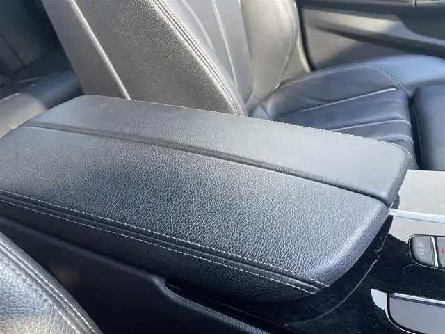 ＢＭＷ ５２３ｄ Mスポーツ 東京都 2017(平29)年 7.2万km アルピンホワイトⅢ 純正ＨＤＤナビ、フルセグＴＶ/ドライビングアシストプラス/・アクティブクルーズコントロール/・ステアリング/レーンコントロールアシスト/・レーンディバーチャーウォーニング/・レーンチェンジウォーニング/・アクティブサイドコリジョンプロテクション/・前車接近警告機能/・衝突回避/被害軽減ブレーキ/・後車衝突警告機能/・クロストラフィックウォーニング/パーキングアシストプラス/全方位カメラ/サンルーフ/ブラインドスポットモニター/レザーシート/全席シートヒーター/コーナーセンサー/ＬＥＤヘッドランプ/純正19インチAW(Mスポーツ)/Mスポーツサスペンション/ETC/保証書、取説/スペアキー有