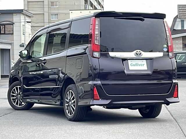 トヨタ ノア Si 道北・旭川 2014(平26)年 13.5万km ボルドーマイカメタリック /４WD//寒冷地仕様//純正メモリーナビ//CD/フルセグTV/BT//社外フリップダウンモニター//バックカメラ//片側電動スライドドア//前後ドライブレコーダー//ワイパーデアイサー//オートライト//LEDヘッドライト//ETC//純正AW//純正フロアマット//純正エンジンスターター一体型スマートキー//スペアキー1本//社外AWスタッドレスタイヤ積込//保証書//取扱説明書