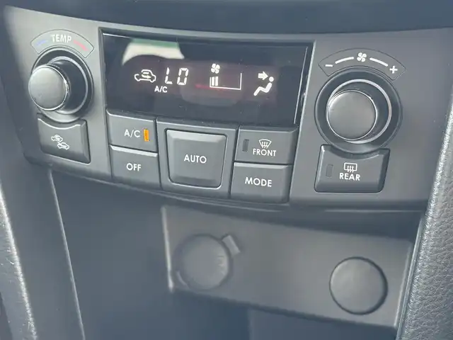 スズキ スイフト スポーツ 徳島県 2014(平26)年 5.1万km プレミアムシルバーメタリック ナビ（CN-R3012）/エアロ（フロント）/クルーズコントロール/ETC/フルセグTV/社外フロアマット/プッシュスタート/スマートキー/パドルシフト/ドアバイザー/USB入力端子