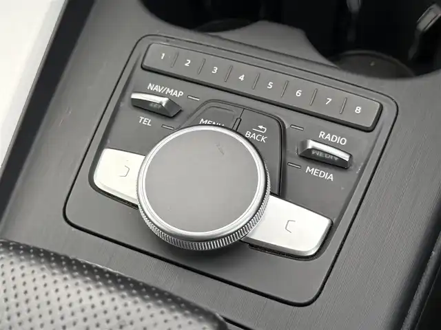 アウディ Ａ４ 2.0TFSIスポーツ S ライン PKG 静岡県 2016(平28)年 2.6万km ミトスブラックメタリック ハーフレザーシート/マトリクスLEDヘッドライト/バーチャルコックピット/MMI/(CD/DVD/Bluetooth/フルセグ)/バックカメラ/クルーズコントロール/レーンキープアシスト/パーキングアシスト/アドバンストキー/パワーシート/シートヒーター/ETC/フロアマット/純正18インチアルミホイール/保証書/取説/スペアキー