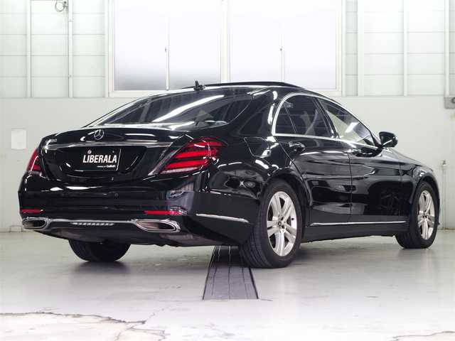メルセデス・ベンツ Ｓ４００ 兵庫県 2017(平29)年 4万km オブシディアンブラック 登録時走行距離39247km/レザーエクスクルーシブパッケージ/純正ナビ　/フルセグTV/(FM.AM.BT)/全方位カメラ　/サンルーフ　/前後ドライブレコーダー/ブルメスター　/Ａｐｐｌｅｃａｒｐｌａｙ　/デジタルインナーミラー　/シートヒーター（D+N席)/ＥＴＣ２．０　　/ベンチレーション　/衝突軽減ブレーキ　/レーンキープアシスト　/アクティブクルーズコントロール/ＬＫＡ/LEDヘッドライト/純正フロアマット/パーキングアシスト/アイドリングストップ/イージークローザー/18インチ純正AW/パワーバックドア