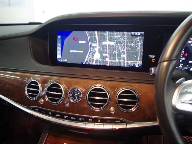 メルセデス・ベンツ Ｓ４００ 兵庫県 2017(平29)年 4万km オブシディアンブラック 登録時走行距離39247km/レザーエクスクルーシブパッケージ/純正ナビ　/フルセグTV/(FM.AM.BT)/全方位カメラ　/サンルーフ　/前後ドライブレコーダー/ブルメスター　/Ａｐｐｌｅｃａｒｐｌａｙ　/デジタルインナーミラー　/シートヒーター（D+N席)/ＥＴＣ２．０　　/ベンチレーション　/衝突軽減ブレーキ　/レーンキープアシスト　/アクティブクルーズコントロール/ＬＫＡ/LEDヘッドライト/純正フロアマット/パーキングアシスト/アイドリングストップ/イージークローザー/18インチ純正AW/パワーバックドア