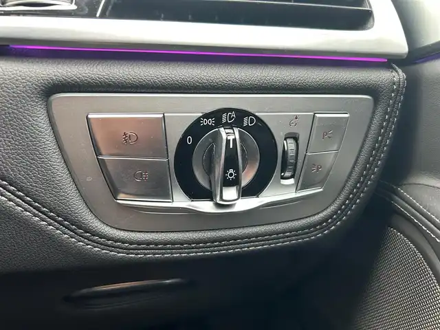 ＢＭＷ ７４０ｄ xDrive エクセレンス 石川県 2017(平29)年 4万km 黒 4WD/純正HDDナビ/　Bluetooth・AM/FM・CD・DVD・USB/harman/kardonプレミアムサウンド/フルセグTV/ETC/全方位カメラ/ドライブレコーダー/サンルーフ/アダプティブクルーズコントロール/パワーシート（D+N席）/シートメモリー/シートヒーター（全席）/エアシート（D+N席）/AUTO HOLD/アンチロック・ブレーキ・システム/衝突被害軽減システム/横滑り防止装置/前後コーナーセンサー/レーンキープアシスト/盗難防止装置/パーキングアシスト/アイドリングストップ/エアバッグ（W+サイド）/カーテンエアバッグ/オートマチックハイビーム/LEDヘッドライト/純正アルミホイール/スマートキー/プッシュスタート/スペアキー×2