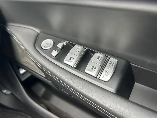 ＢＭＷ ７４０ｄ xDrive エクセレンス 石川県 2017(平29)年 4万km 黒 4WD/純正HDDナビ/　Bluetooth・AM/FM・CD・DVD・USB/harman/kardonプレミアムサウンド/フルセグTV/ETC/全方位カメラ/ドライブレコーダー/サンルーフ/アダプティブクルーズコントロール/パワーシート（D+N席）/シートメモリー/シートヒーター（全席）/エアシート（D+N席）/AUTO HOLD/アンチロック・ブレーキ・システム/衝突被害軽減システム/横滑り防止装置/前後コーナーセンサー/レーンキープアシスト/盗難防止装置/パーキングアシスト/アイドリングストップ/エアバッグ（W+サイド）/カーテンエアバッグ/オートマチックハイビーム/LEDヘッドライト/純正アルミホイール/スマートキー/プッシュスタート/スペアキー×2