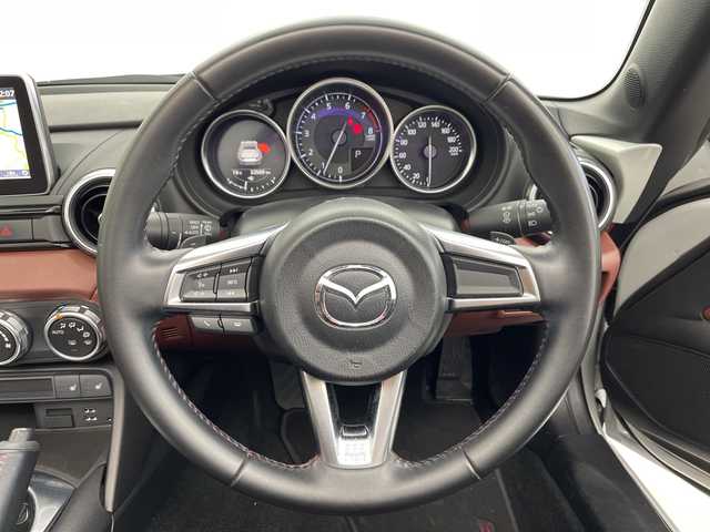 マツダ ロードスター ＲＦ VS 愛知県 2017(平29)年 3.3万km セラミックM 純正メモリーナビ/CD/DVD/フルセグTV/バックカメラ/純正エンジンスターター/茶革レザーシート/シートヒーター/スマートキー/BOSEサウンド/プッシュスタート/レーダーブレーキ/スペアキー×1/ETC/純正フロアマット/LEDヘッドライト/純正17インチアルミホイール/電動オープン/パドルシフト/ブラインドスポットモニター/取扱説明書