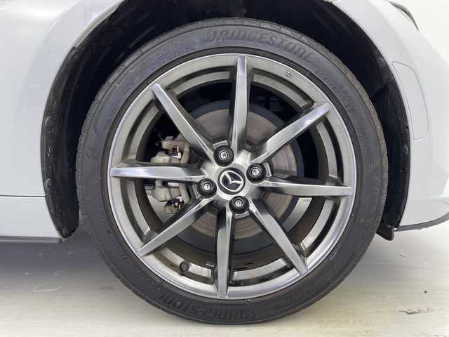 マツダ ロードスター ＲＦ VS 愛知県 2017(平29)年 3.3万km セラミックM 純正メモリーナビ/CD/DVD/フルセグTV/バックカメラ/純正エンジンスターター/茶革レザーシート/シートヒーター/スマートキー/BOSEサウンド/プッシュスタート/レーダーブレーキ/スペアキー×1/ETC/純正フロアマット/LEDヘッドライト/純正17インチアルミホイール/電動オープン/パドルシフト/ブラインドスポットモニター/取扱説明書