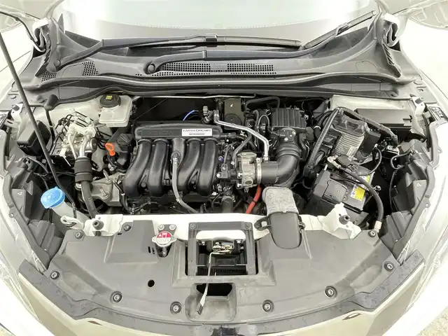 ホンダ ヴェゼル ハイブリッド RS ホンダセンシング 千葉県 2017(平29)年 5.6万km ホワイトオーキッドパール ホンダセンシング/・衝突軽減ブレーキ/・歩行者事故低減ステアリング/・アダプティブ・クルーズ・コントロール/・車線維持支援システム/・路外逸脱抑制機能/・誤発進抑制機能/・先行車発進お知らせ機能/・標識認識機能/純正8インチSDナビ/CD DVD BT フルセグ/バックカメラ/LEDオートライト/ハーフレザーシート/前席シートヒーター/パドルシフト/純正18インチアルミホイール/プッシュスタート/スマートキー/ETC