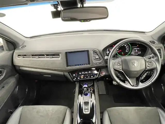 ホンダ ヴェゼル ハイブリッド RS ホンダセンシング 千葉県 2017(平29)年 5.6万km ホワイトオーキッドパール ホンダセンシング/・衝突軽減ブレーキ/・歩行者事故低減ステアリング/・アダプティブ・クルーズ・コントロール/・車線維持支援システム/・路外逸脱抑制機能/・誤発進抑制機能/・先行車発進お知らせ機能/・標識認識機能/純正8インチSDナビ/CD DVD BT フルセグ/バックカメラ/LEDオートライト/ハーフレザーシート/前席シートヒーター/パドルシフト/純正18インチアルミホイール/プッシュスタート/スマートキー/ETC