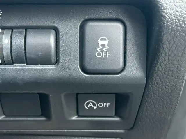 スバル インプレッサ ＸＶ 2．0i－L アイサイト 大阪府 2012(平24)年 8.4万km クリスタルブラックシリカ 社外ナビ（フルセグ/BT/DVD/CD)/バックカメラ/レーダークルーズコントロール/衝突被害軽減システム/レーンキープアシスト/横滑り防止装置/アイドリングストップ/パワーシート/MTモード付AT/純正フロアマット/純正AW（17inch)/ビルトインETC/スペアキー1本/保証書/取扱説明書