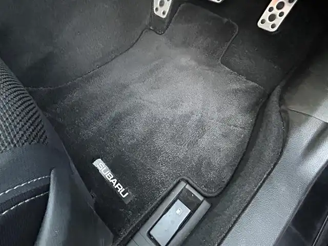 スバル インプレッサ ＸＶ 2．0i－L アイサイト 大阪府 2012(平24)年 8.4万km クリスタルブラックシリカ 社外ナビ（フルセグ/BT/DVD/CD)/バックカメラ/レーダークルーズコントロール/衝突被害軽減システム/レーンキープアシスト/横滑り防止装置/アイドリングストップ/パワーシート/MTモード付AT/純正フロアマット/純正AW（17inch)/ビルトインETC/スペアキー1本/保証書/取扱説明書