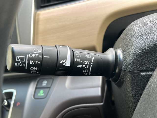 ホンダ フリード G ホンダセンシング 鳥取県 2017(平29)年 8万km クリスタルブラックパール ナビ装着用スペシャルパッケージ＋ETC車載器(ナビ連動)/Honda SENSING/Hondaスマートキーシステム＋イモビライザー/スライドドアイージークローザー(リア両側)/左側パワースライドドア/右側パワースライドドア/LEDヘッドライト＋アクティブコーナリングライト/センターテーブル/バックカメラ/アイドリングストップ/クルーズコントロール/ドアバイザー/プッシュスタート/ETC/AM/FM、CD/DVD/Bluetooth、iPod