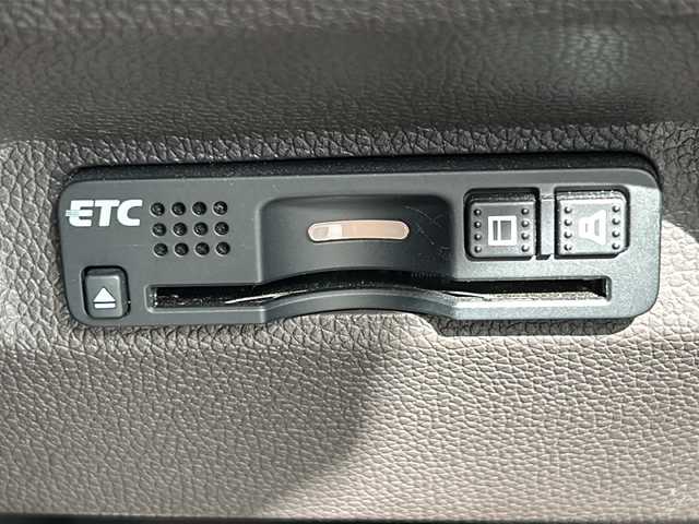 ホンダ フリード G ホンダセンシング 鳥取県 2017(平29)年 8万km クリスタルブラックパール ナビ装着用スペシャルパッケージ＋ETC車載器(ナビ連動)/Honda SENSING/Hondaスマートキーシステム＋イモビライザー/スライドドアイージークローザー(リア両側)/左側パワースライドドア/右側パワースライドドア/LEDヘッドライト＋アクティブコーナリングライト/センターテーブル/バックカメラ/アイドリングストップ/クルーズコントロール/ドアバイザー/プッシュスタート/ETC/AM/FM、CD/DVD/Bluetooth、iPod