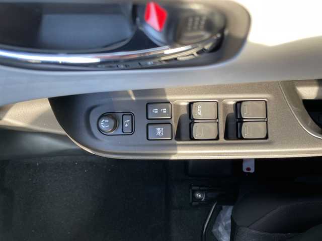 スズキ スイフト XG 道東・釧路十勝 2025(令7)年 0.1千km スターシルバーメタリック ナビなし/4WD　/スズキ　セーフティ　サポート　/前後コーナーセンサー　/レーンアシスト　/デュアルセンサーブレーキサポート/横滑り防止装置　/スマートキー　/プッシュスタート　/純正ＬＥＤヘッドライト