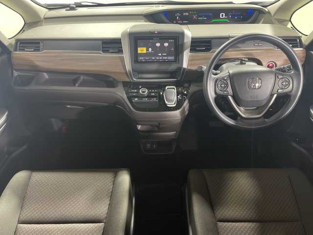 ホンダ フリード ハイブリット 神奈川県 2022(令4)年 3.1万km クリスタルブラックパール 社外SDナビ/（AM/FM/フルセグ/Bluetooth/CD/DVD)/衝突被害軽減システム/車線逸脱警報/ホンダセンシング/バックカメラ/クルーズコントロール/両側パワースライドドア/横滑り防止装置/ETC/アイドリングストップ/LEDヘッドライト/フォグランプ/オートライト/ウィンカーミラー/電動格納ミラー/シートリフター/プッシュスタート/スマートキー/フロアマット/スペアキー/保証書