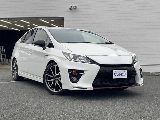 トヨタ プリウス S ツーリングセレ G’s 熊本県 2012(平24)年 12.6万km ホワイトパールクリスタルシャイン (株)IDOMが運営する【じしゃロン熊本店】の自社ローン対象車両になります。こちらは現金ご利用時の価格です。自社ローンご希望の方は別途その旨お申付け下さい。　/社外ナビ（CN-S300WD）/バックカメラ/フルセグテレビ/DVD/CD/Bluetooth接続/ETC/クルーズコントロール/HIDヘッドライト/オートライト/スマートキー/純正18インチアルミホイール