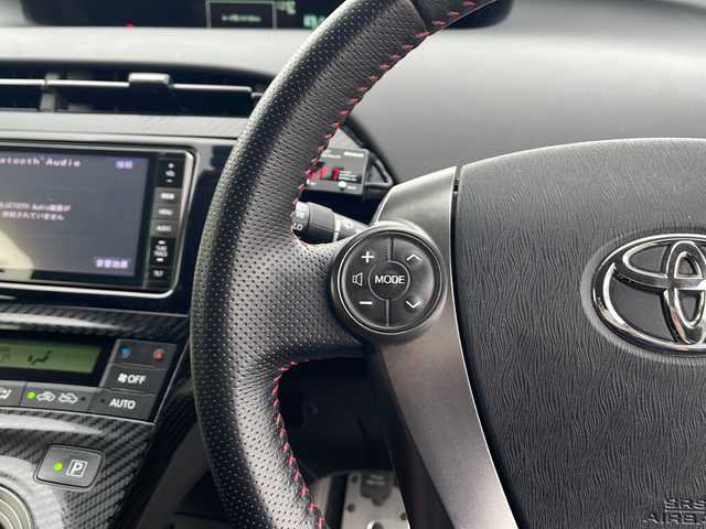 トヨタ プリウス S ツーリングセレ G’s 熊本県 2012(平24)年 12.6万km ホワイトパールクリスタルシャイン (株)IDOMが運営する【じしゃロン熊本店】の自社ローン対象車両になります。こちらは現金ご利用時の価格です。自社ローンご希望の方は別途その旨お申付け下さい。　/社外ナビ（CN-S300WD）/バックカメラ/フルセグテレビ/DVD/CD/Bluetooth接続/ETC/クルーズコントロール/HIDヘッドライト/オートライト/スマートキー/純正18インチアルミホイール