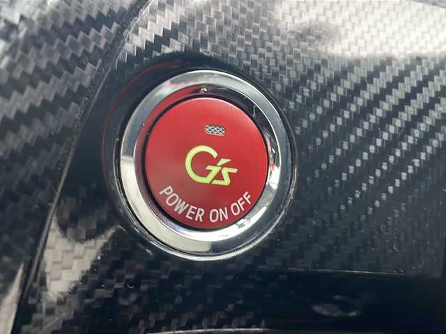 トヨタ プリウス S ツーリングセレ G’s 熊本県 2012(平24)年 12.6万km ホワイトパールクリスタルシャイン (株)IDOMが運営する【じしゃロン熊本店】の自社ローン対象車両になります。こちらは現金ご利用時の価格です。自社ローンご希望の方は別途その旨お申付け下さい。　/社外ナビ（CN-S300WD）/バックカメラ/フルセグテレビ/DVD/CD/Bluetooth接続/ETC/クルーズコントロール/HIDヘッドライト/オートライト/スマートキー/純正18インチアルミホイール