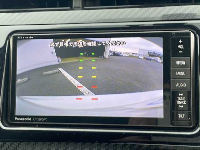 トヨタ プリウス S ツーリングセレ G’s 熊本県 2012(平24)年 12.6万km ホワイトパールクリスタルシャイン (株)IDOMが運営する【じしゃロン熊本店】の自社ローン対象車両になります。こちらは現金ご利用時の価格です。自社ローンご希望の方は別途その旨お申付け下さい。　/社外ナビ（CN-S300WD）/バックカメラ/フルセグテレビ/DVD/CD/Bluetooth接続/ETC/クルーズコントロール/HIDヘッドライト/オートライト/スマートキー/純正18インチアルミホイール