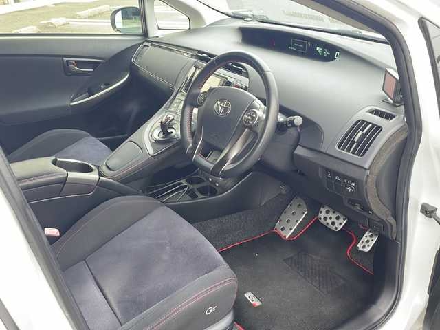 トヨタ プリウス S ツーリングセレ G’s 熊本県 2012(平24)年 12.6万km ホワイトパールクリスタルシャイン (株)IDOMが運営する【じしゃロン熊本店】の自社ローン対象車両になります。こちらは現金ご利用時の価格です。自社ローンご希望の方は別途その旨お申付け下さい。　/社外ナビ（CN-S300WD）/バックカメラ/フルセグテレビ/DVD/CD/Bluetooth接続/ETC/クルーズコントロール/HIDヘッドライト/オートライト/スマートキー/純正18インチアルミホイール