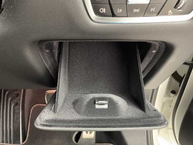 ＢＭＷ Ｘ５ xDrive 35d 岐阜県 2020(令2)年 2.2万km アルピンホワイトⅢ 12.3インチディスプレイオーディオ/ジェスチャーコントロール/Apple CarPlay /フルセグテレビ/AM FM/Bluetooth /音楽ライブラリ/Mスポーツ専用ステアリング/ステアリングリモコン/パドルシフト/ヘッドアップディスプレイ/全周囲カメラ/タッチパッド手書き入力機能/LEDヘッドライト/オートライト/オートハイビーム/置くだけ充電機/レザーシート/パワーシート(D/N席)/シートメモリ(D席)/シートヒーター(全席)/パワーバックドア/Mスポーツ専用20インチAW/純正ビルトインETC/純正前後ドラレコ/タイヤ空気圧警告機能/ドライバー注意喚起カメラ/標識認識機能/速度超過警告機能/正面・側面衝突警告機能/車線逸脱警告機能/車線変更警告機能/ステアリングサポート機能/レーンチェンジアシスト機能/PDC自動起動機能/アクティブPDC緊急ブレーキ/交差点警告機能/パーキングアシスト機能/後退アシスト機能/11色アンビエントライト/Mラップタイマー