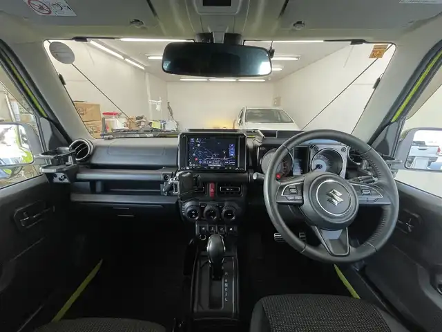 スズキ ジムニー XC 千葉県 2018(平30)年 6万km キネティックイエロー/ブラック スズキセーフティサポート/〇ブレーキサポート/〇誤発信抑制機能/〇車線逸脱防止機能/クルーズコントロール/社外8インチナビ（ケンウッド）/・AM/FM/BTオーディオ/フルセグTV/YOKOHAMA　GEOLANDAR X-AT16インチタイヤ/社外マフラー/IPFオフロードランプ/ルーフキャリア/リアラダー/アルミペダル/ヒルホールドコントロール/ヒルディセントコントロール/ヒーテッドミラー/ヘッドランプウォッシャー/オートライト/ETC/LEDヘッドライト/社外16インチAW/保証書/取扱説明書