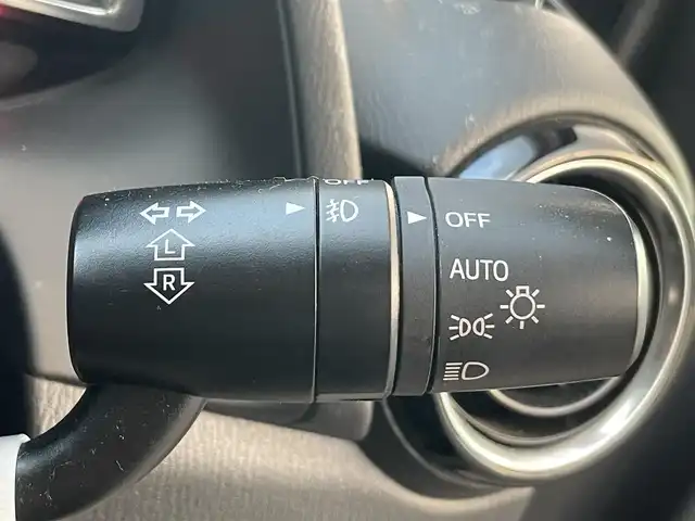 マツダ デミオ XD ツーリング Lパッケージ 岡山県 2014(平26)年 6.8万km ジェットブラックマイカ 登録時走行距離67249km/純正ナビ/フルセグTV(AM/FM/CD/DVD/Bluetooth)/ETC/ヘッドアップディスプレイ/クルーズコントロール/衝突軽減ブレーキ/LEDヘッドライト/パドルシフト/アイドリングストップ/ハーフレザーシート/横滑り防止/オートライト/スマートキー/純正フロアマット/16インチ純正AW/社外レーダー探知機