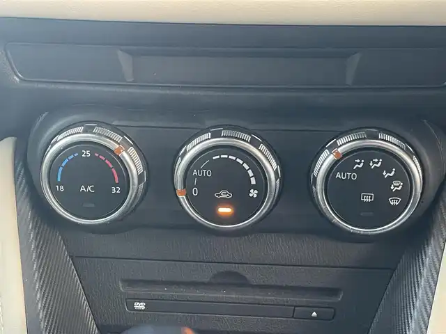 マツダ デミオ XD ツーリング Lパッケージ 岡山県 2014(平26)年 6.8万km ジェットブラックマイカ 登録時走行距離67249km/純正ナビ/フルセグTV(AM/FM/CD/DVD/Bluetooth)/ETC/ヘッドアップディスプレイ/クルーズコントロール/衝突軽減ブレーキ/LEDヘッドライト/パドルシフト/アイドリングストップ/ハーフレザーシート/横滑り防止/オートライト/スマートキー/純正フロアマット/16インチ純正AW/社外レーダー探知機