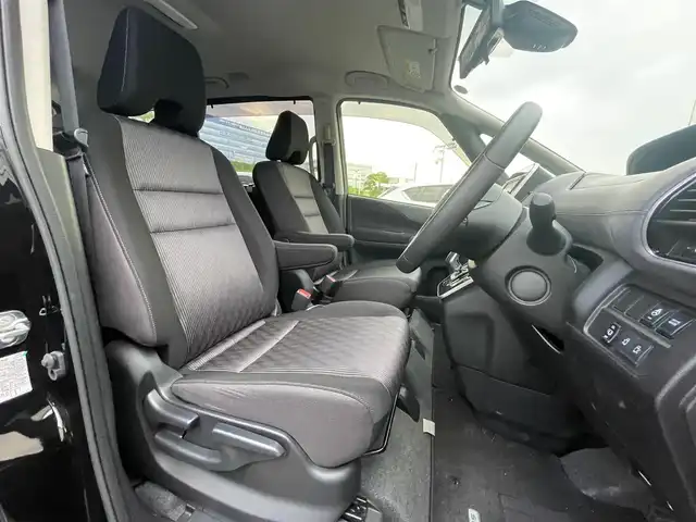 日産 セレナ e－パワー ハイウェイスター V 大阪府 2021(令3)年 1.8万km ダイヤモンドブラック 純正メモリナビ/   フルセグTV/CD/Bluetooth/USB/全方位カメラ/プロパイロット/衝突被害軽減ブレーキ/レーンキープアシスト/両側パワースライドドア/レーダークルーズコントロール/LEDヘッドライト/オートライト/ハンドルヒーター/デジタルインナーミラー/ブラインドスポットモニター/禁煙車