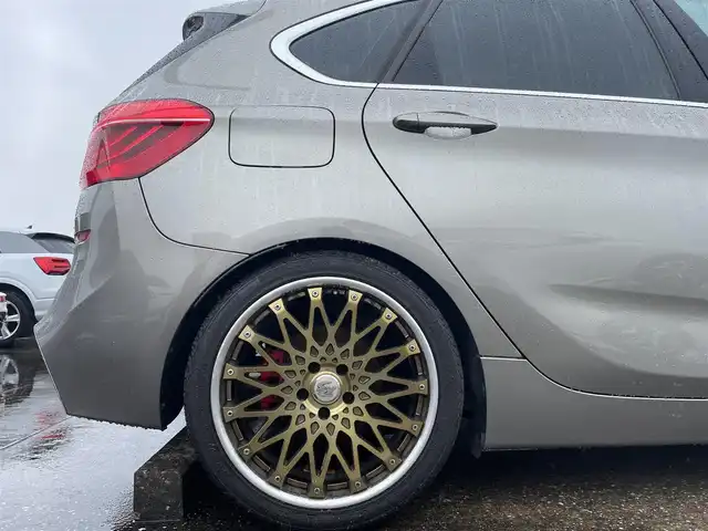 ＢＭＷ ２１８ｄ アクティブツアラー ラグジュアリー 東京都 2015(平27)年 6.5万km プラチナシルバー ナビ/本革シート/・メモ付き付きパワーシート/・シートヒーター/バックカメラ/社外１９インチAW