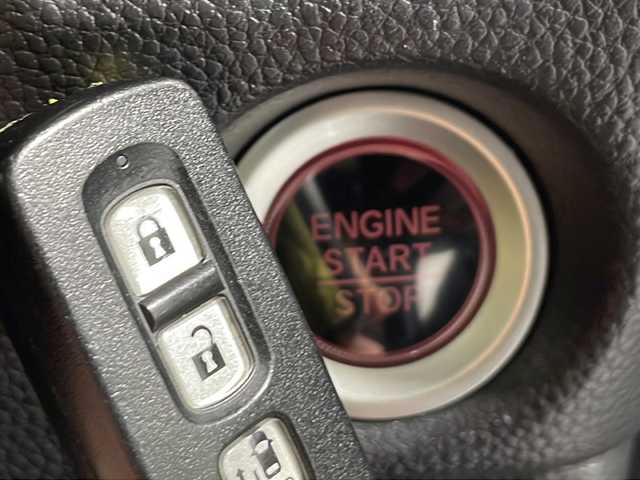 ホンダ Ｎ ＢＯＸ カスタム G L ホンダセンシング 沖縄県 2019(令1)年 5.9万km プレミアムベルベットパープル・パール 禁煙車/純正SDナビ/DVD/CD/SD/BT/フルセグ/バックカメラ/ビルトインETC/ドライブレコーダー/ホンダセンシング/衝突軽減ブレーキ/レーンキープアシスト/アダプティブクルーズコントロール/コーナーセンサー/横滑り防止装置/片側パワースライドドア/LEDヘッドライト/オートライト/純正15インチAW/純正フロアマット/プッシュスタート/スマートキー/スペアキー/取扱説明書有/保証書有