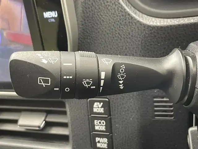 トヨタ ヴォクシー ハイブリッド ZS 煌 滋賀県 2018(平30)年 5.9万km ホワイトパールクリスタルシャイン 禁煙車/純正10型ナビ/Bluetooth／CD／DVD／フルセグTV/バックカメラ/シートヒーター/ＥＴＣ/クルーズコントロール/プリクラッシュセーフティ/レーンディパーチャーアラート/プッシュスタート/両側パワースライドドア/LED/オートライト/オートマチックハイビーム（AHB）/純正アルミホイール