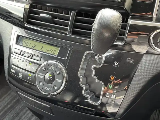 トヨタ エスティマ アエラス プレミアムエディション 千葉県 2015(平27)年 8.4万km ホワイトパールクリスタルシャイン 純正HDDナビゲーション/（CD/DVD/BT/フルセグTV）/バックカメラ/両側パワースライドドア/前後ドライブレコーダー/ビルトインETC/クルーズコントロール/ステアリングスイッチ/運転席パワーシート/ハーフレザーシート/キセノンライト/フォグライト/オートライト/ドアバイザー/電格ミラー/純正フロアマット/純正18インチアルミホイール