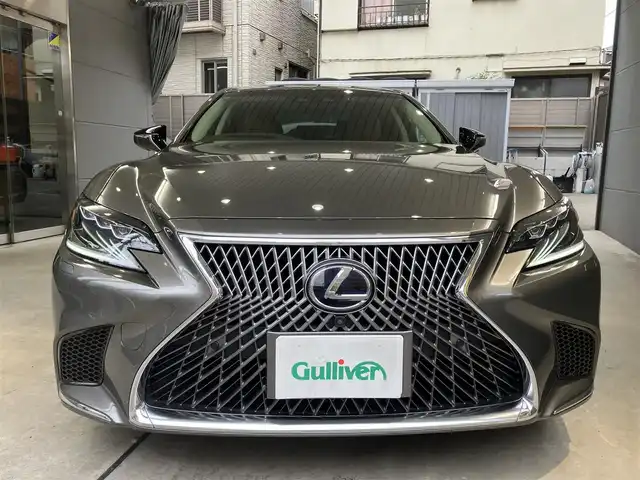レクサス ＬＳ 500h Iパッケージ 東京都 2017(平29)年 11万km マンガンラスター ワンオーナー /セーフティシステムプラスA/・プリクラッシュセーフティシステム/・レーダークルーズコントロール/・レーンチェンジアシスト/・ドライバー異常時停車支援システム/・アダクティブハイビームシステム/・ロードサインアシスト/・先行車発進告知機能/・フロントクロストラフィックアラート/・レーントレーシングアシスト/20インチ純正アルミホイール/革巻きステアリング/茶革シート/シートエアコン/シートヒーター /電動リアサンシェード/AC100V/HDDナビ/フルセグテレビ/全方位カメラ/バックカメラ/ウィンカーミラー/パワートランク/イージークローザー/ETC/取扱説明書有（カーナビ・車両）/ディーラー記録簿あり