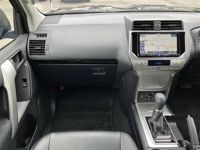 トヨタ ランドクルーザー プラド TX 三重県 2022(令4)年 5.5万km ブラック ♪ワンオーナー /♪4WD/プリクラッシュセーフティ/レーンディパーチャーアラート/パーキングサポートブレーキ/ロードサインアシスト/クリアランスソナー/先行車発進告知/オートマチックハイビーム/レーダークルーズコントロール/スマートキー×2/プッシュスタート/社外9インチナビ/・フルセグ・SD録音/・HDMI・USB/・DVD再生/・Bluetoothオーディオ/・Apple Car Play/・Android Auto/・バックカメラ /ハーフレザー調シートカバー/純正17インチAW/LEDヘッドライト/LEDフォグライト/オートライト/ウィンカーミラー /オートリトラクタブルミラー/サイドステップ/ステアリングスイッチ/スモークフィルム/ビルトインETC/フロアマット/サイド/カーテン/ニーエアバック
