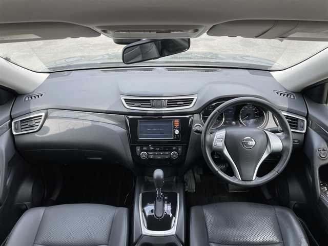 日産 エクストレイル 20X エマージェンシーブレーキ 道央・札幌 2016(平28)年 7.8万km チタニウムカーキ ４WD/純正ディーラーOPナビ/CD/DVD/SD/フルセグ/エマージェンシーブレーキ/横滑り防止装置/レーンキープアシスト/ヒルディセントコントロール/クリアランスソナー/バックカメラ/ETC/アイドリングストップ/ECOMODE/トランスファ切替/前席シートヒーター/カプロンシート/プッシュスタート/スマートキー/ハロゲンヘッドライト/オートライト/電動格納ミラー/ヘッドライトレベライザー/ヒーテッドドアミラー/ウィンカーミラー/フロアマット/ドアバイザー/スペアキー