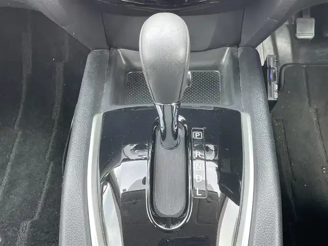 日産 エクストレイル 20X エマージェンシーブレーキ 道央・札幌 2016(平28)年 7.8万km チタニウムカーキ ４WD/純正ディーラーOPナビ/CD/DVD/SD/フルセグ/エマージェンシーブレーキ/横滑り防止装置/レーンキープアシスト/ヒルディセントコントロール/クリアランスソナー/バックカメラ/ETC/アイドリングストップ/ECOMODE/トランスファ切替/前席シートヒーター/カプロンシート/プッシュスタート/スマートキー/ハロゲンヘッドライト/オートライト/電動格納ミラー/ヘッドライトレベライザー/ヒーテッドドアミラー/ウィンカーミラー/フロアマット/ドアバイザー/スペアキー