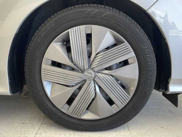 日産 ノート X 愛知県 2023(令5)年 3.2万km ブリリアントホワイトパール 衝突被害軽減ブレーキ/純正SD（ナビあり）/フルセグTV/Bluetooth/バックカメラ/コーナーセンサー/LEDヘッドライト/オートライト/ETC/ステアリングスイッチ/スマートキー/プッシュスタート