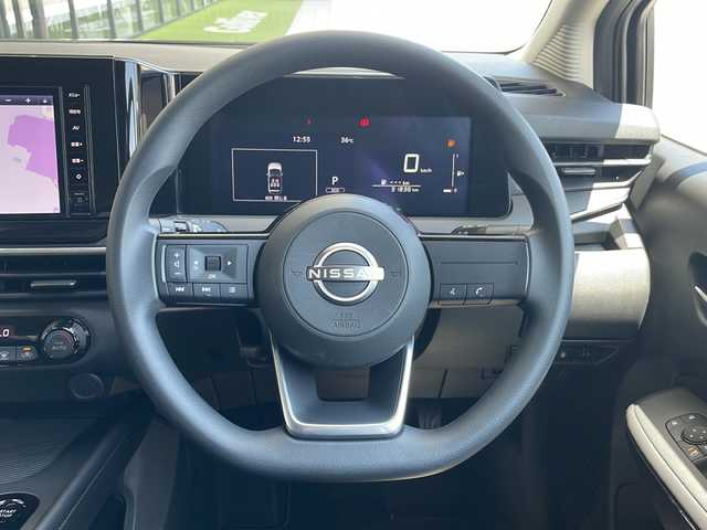 日産 ノート X 愛知県 2023(令5)年 3.2万km ブリリアントホワイトパール 衝突被害軽減ブレーキ/純正SD（ナビあり）/フルセグTV/Bluetooth/バックカメラ/コーナーセンサー/LEDヘッドライト/オートライト/ETC/ステアリングスイッチ/スマートキー/プッシュスタート